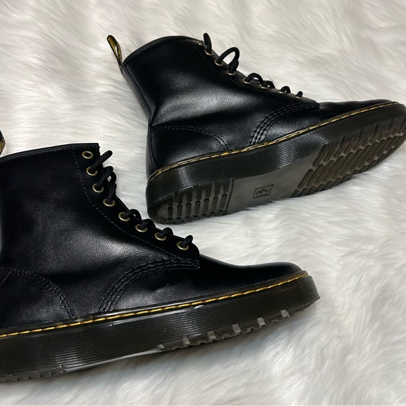 Dr. Martens Unisex Black Lace-Up Boots Women size 7 Men size 6 - Picture 4 of 7